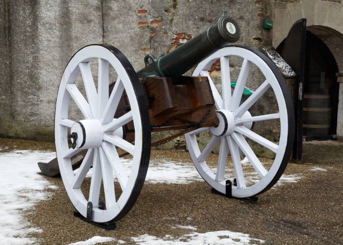 9 pounder British cannon, copyright Inniskillings Museum.