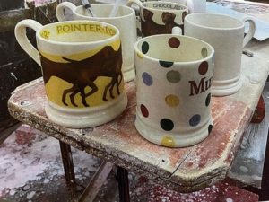 mugs with sponge printed designs